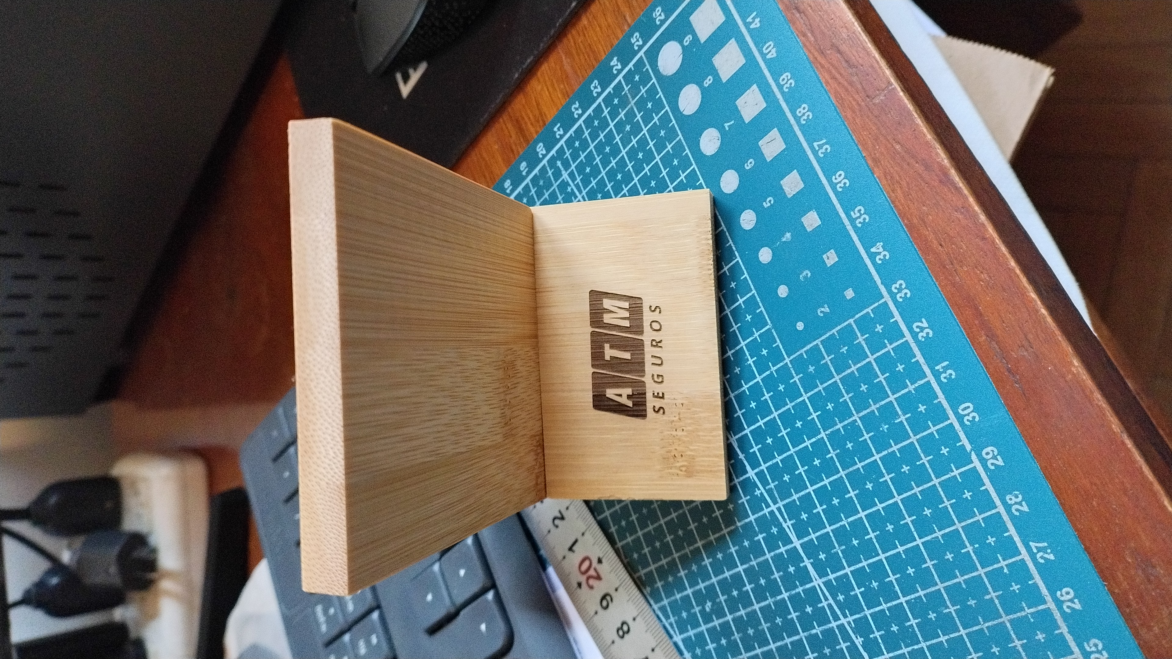 Madera y Cuero — Marka Laser
